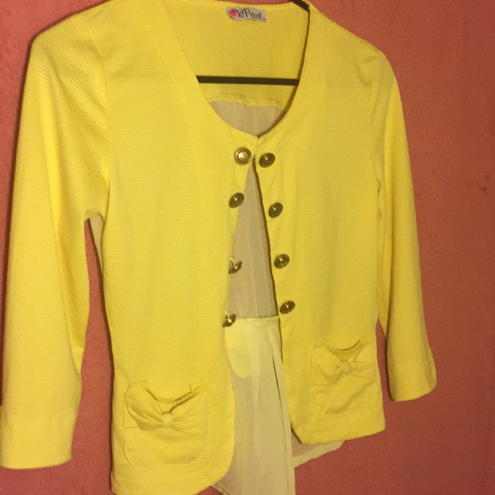 Yellow blazer